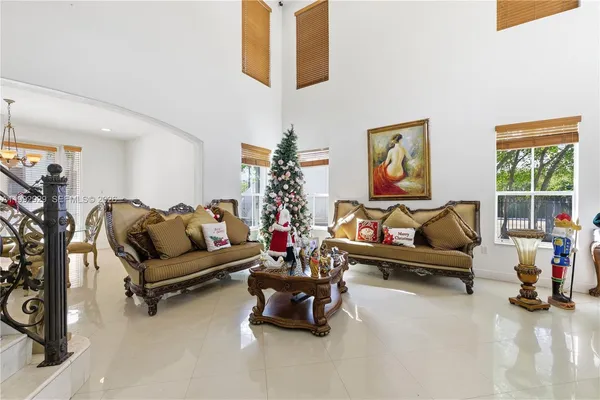 $4,700 | 15184 Southwest 20th Street, Miami, FL 33185