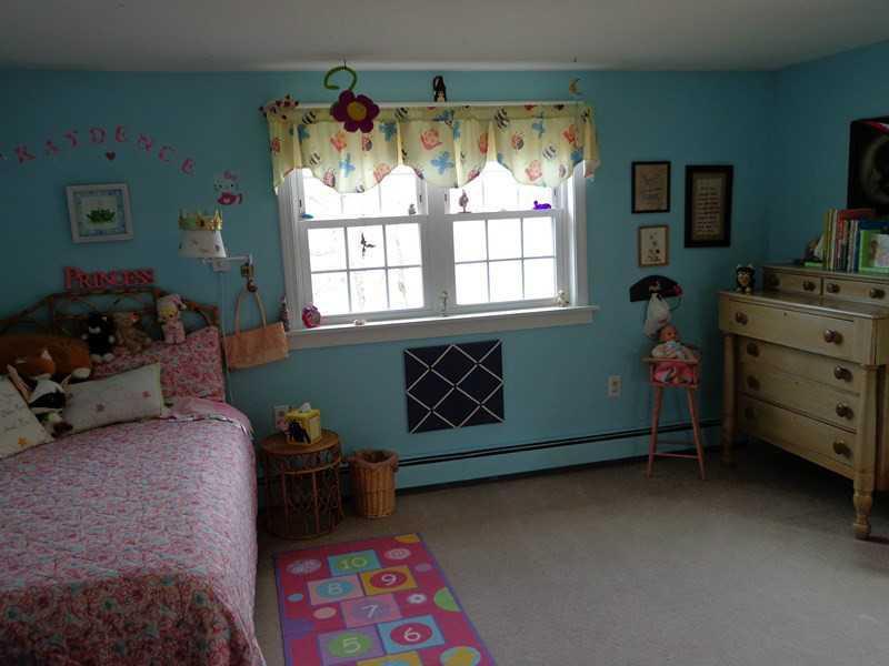 36 Albee Road Augusta, ME 04330 - Photo 20 of 32 Bedroom. One of 3 bedrooms on 2nd...