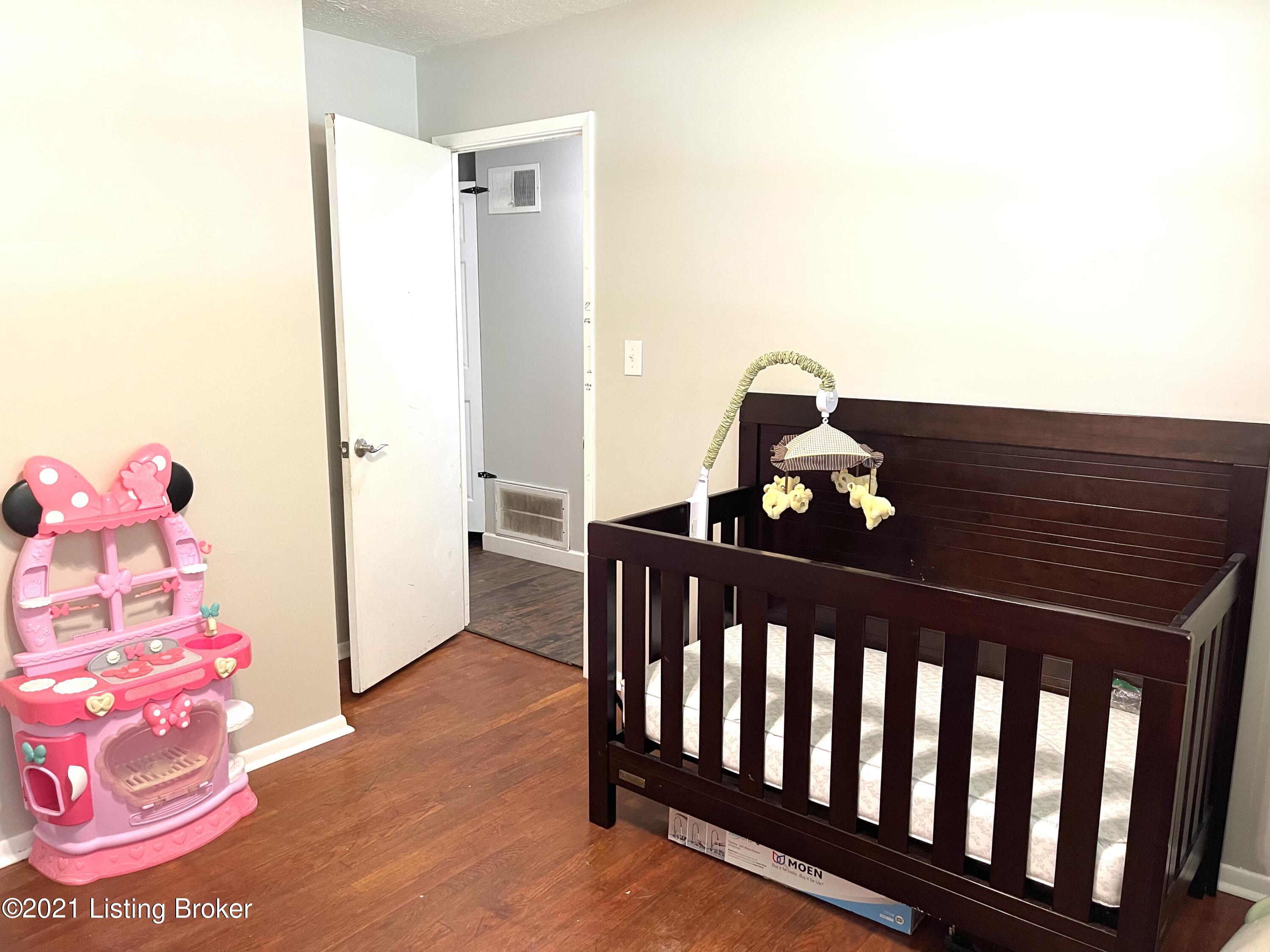 9216 New Maple Road Louisville, KY 40229 - Photo 15 of 30 E94E9447-3D5A-4A33-9D27-8BADFFC7ECF7