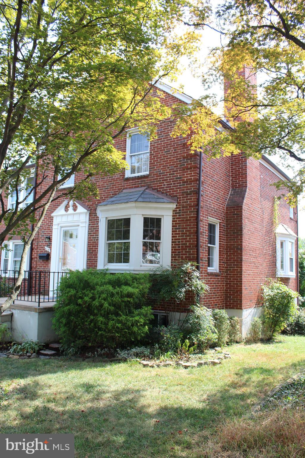 6119 Regent Park Road Baltimore, MD 21228 - Photo 1 of 55 Front / Side View