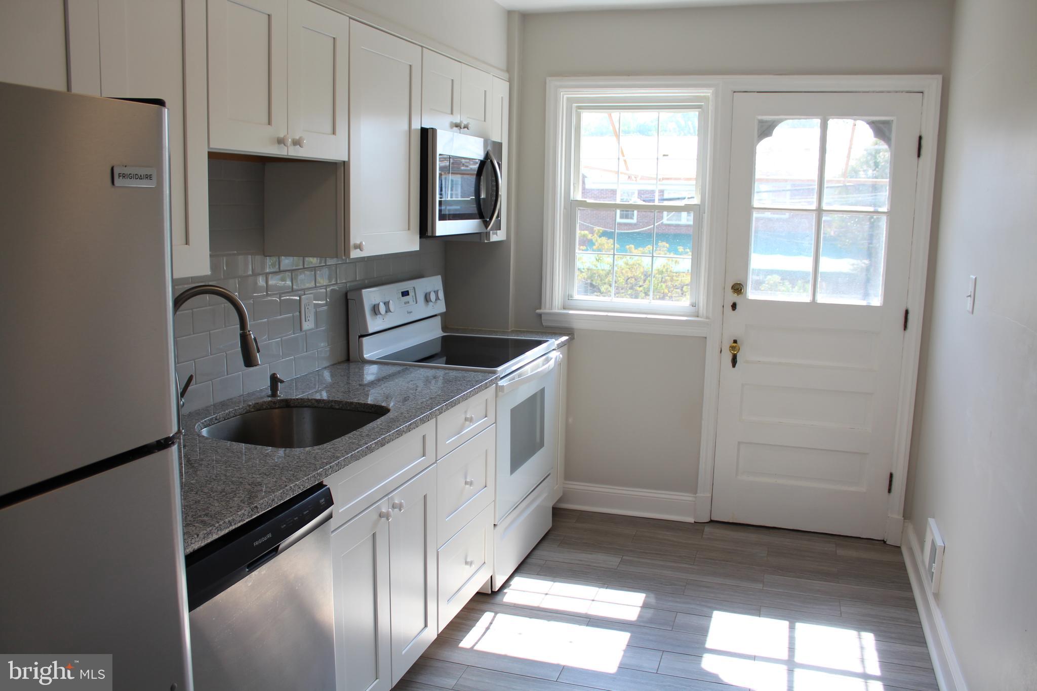 6119 Regent Park Road Baltimore, MD 21228 - Photo 11 of 55 View of Kitchen