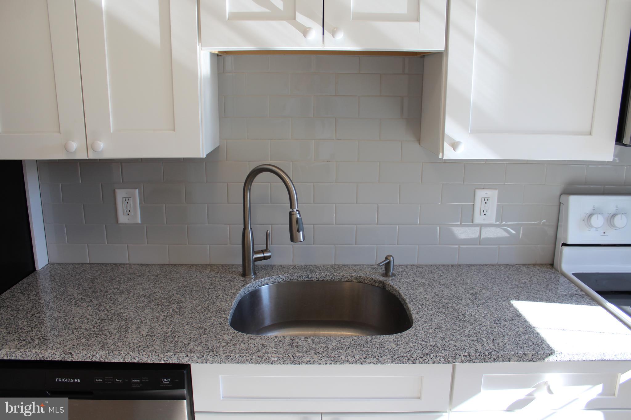 6119 Regent Park Road Baltimore, MD 21228 - Photo 13 of 55 Kitchen