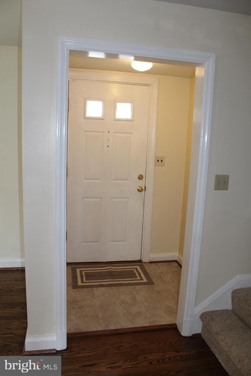 6119 Regent Park Road Baltimore, MD 21228 - Photo 24 of 55 Foyer