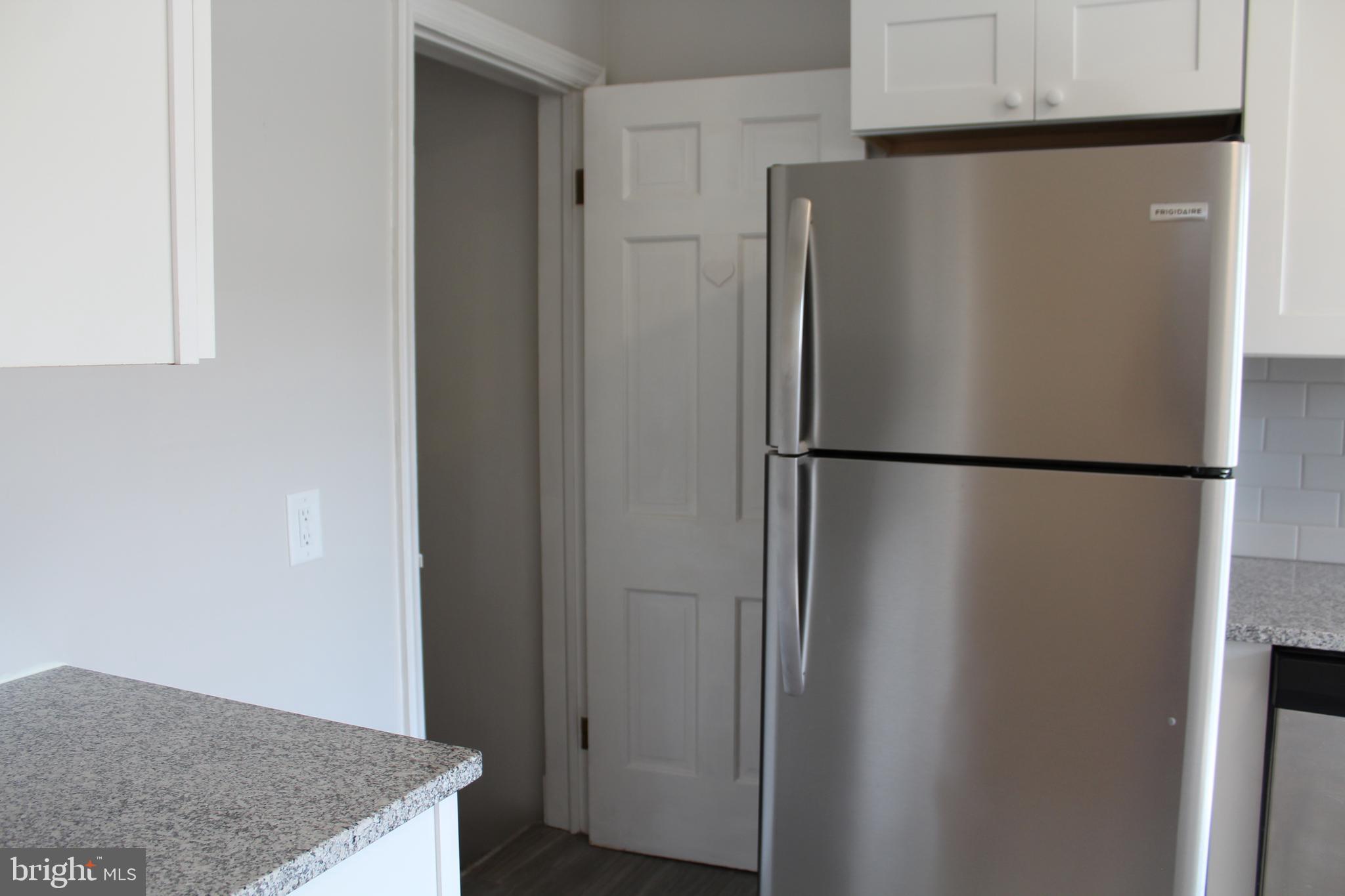 6119 Regent Park Road Baltimore, MD 21228 - Photo 8 of 55 Kitchen