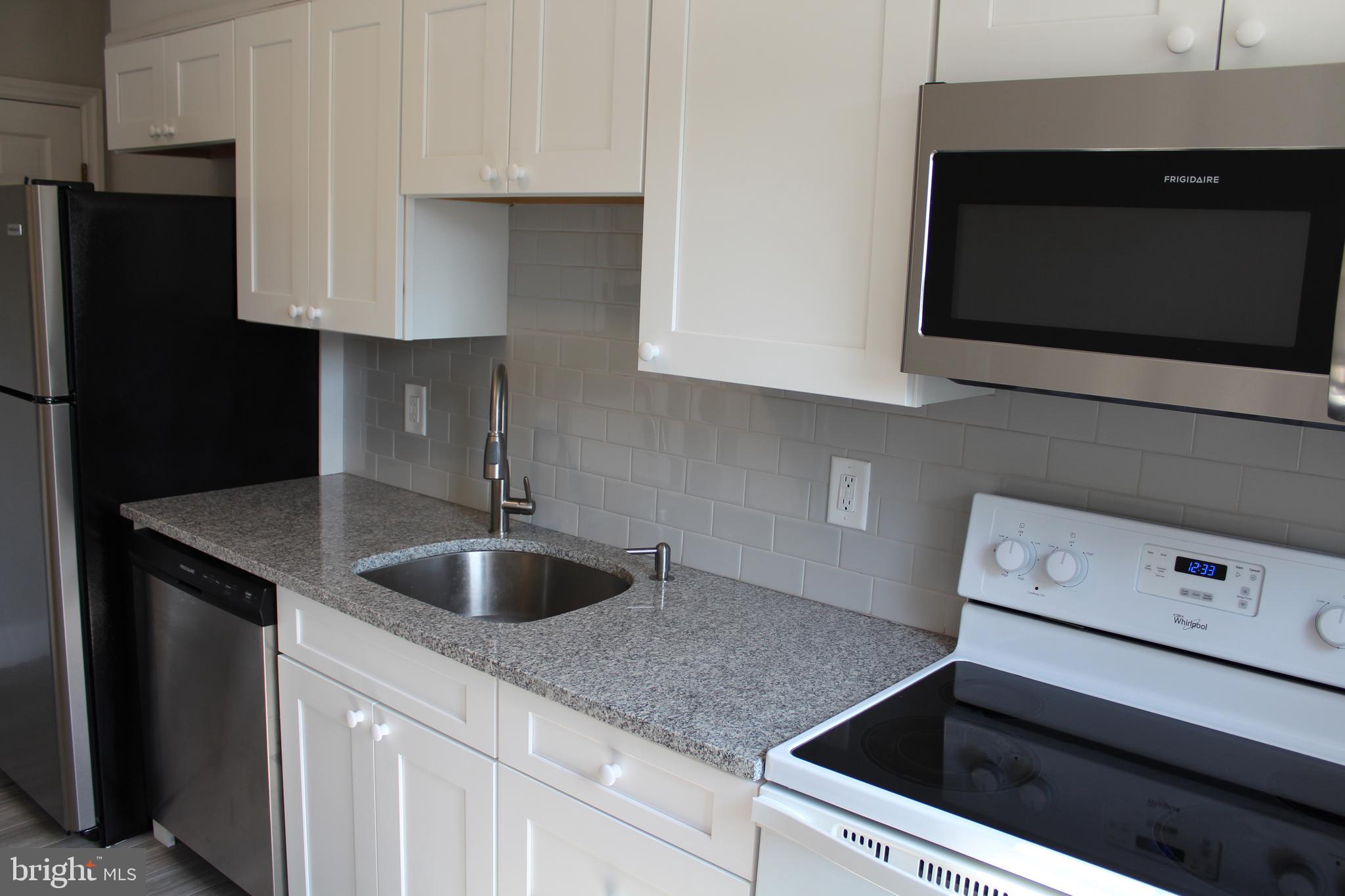 6119 Regent Park Road Baltimore, MD 21228 - Photo 10 of 55 Granite Counters in Kitchen