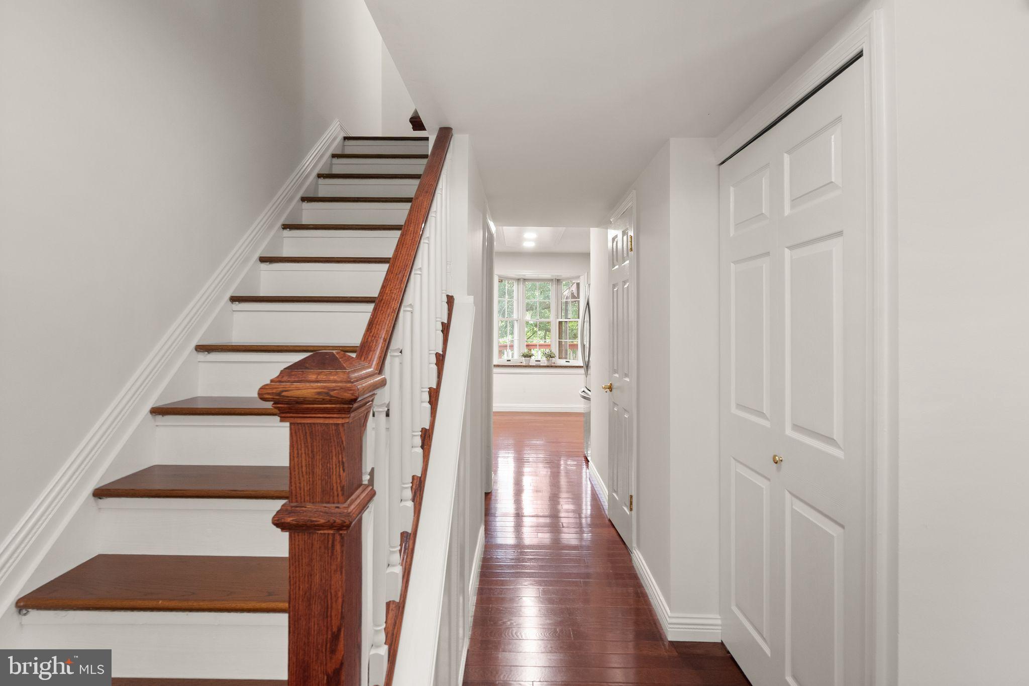 9507 Burdett Road Burke, VA 22015 - Photo 18 of 47 Main foyer - LED lights highlight stair treads