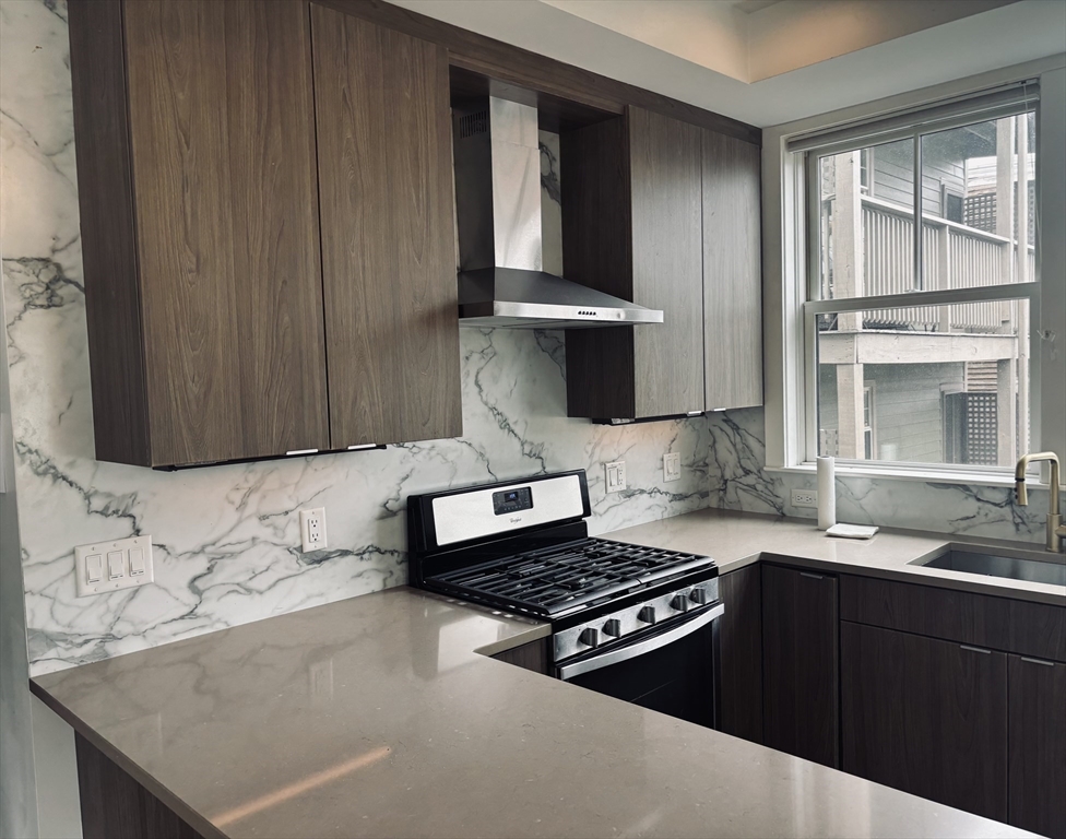 10 Spring Garden Street, Unit 3 Boston, MA 02125 - Photo 5 of 22