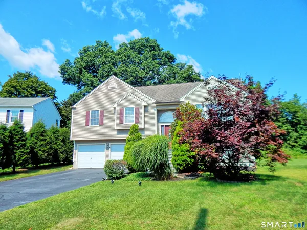 $665,000 | 8 Hattie Lane, Milford, CT 06461