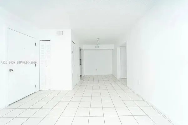 $1,800 | 576 Northwest 114th Avenue, Unit 203, Sweetwater, FL 33172