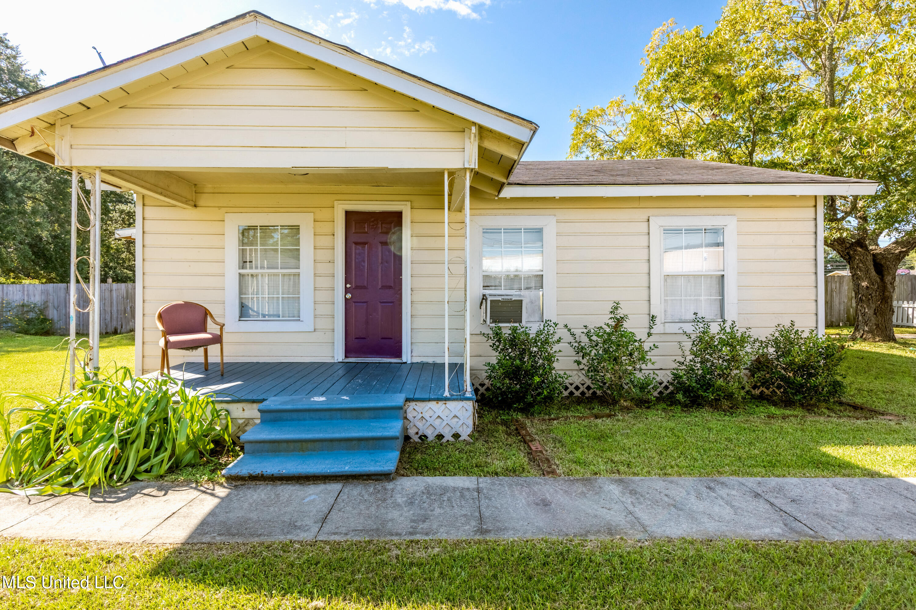 1812 Market Street, Unit 1 Pascagoula, MS 39567 - Photo 2 of 24 1812 Market (2)