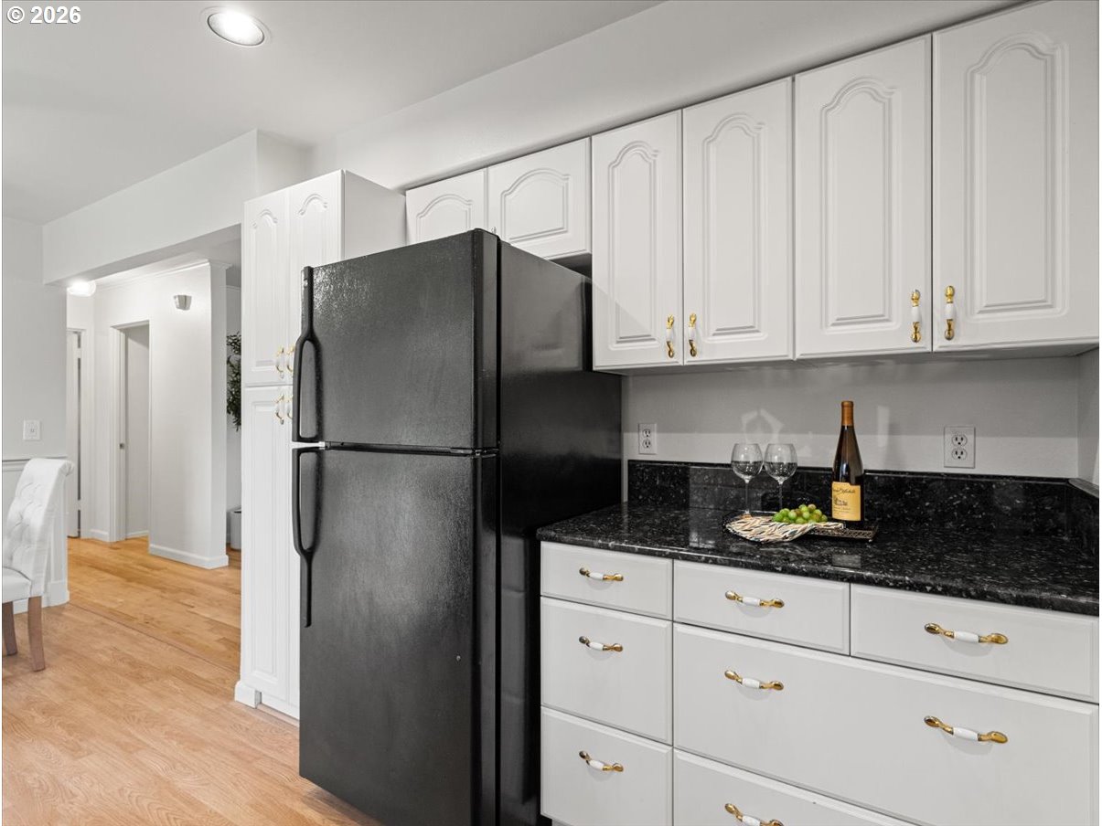 6544 Southwest 46th Place Portland, OR 97221 - Photo 14 of 34 Gallery Image 14