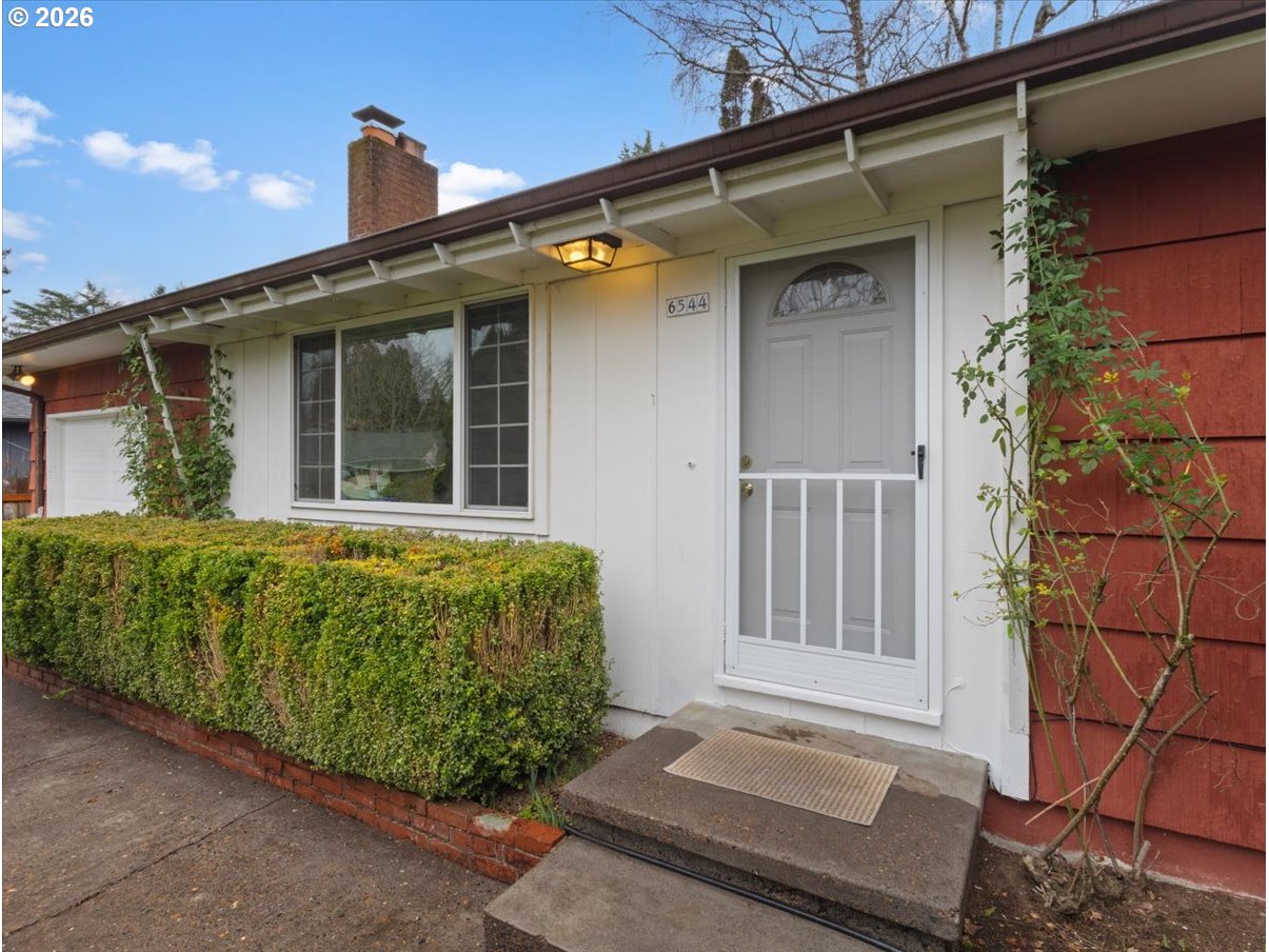 6544 Southwest 46th Place Portland, OR 97221 - Photo 4 of 34 Gallery Image 4