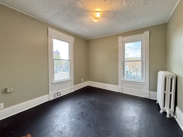 $1,425 | 203 Symphony Way, Unit B, Elgin, IL 60120
