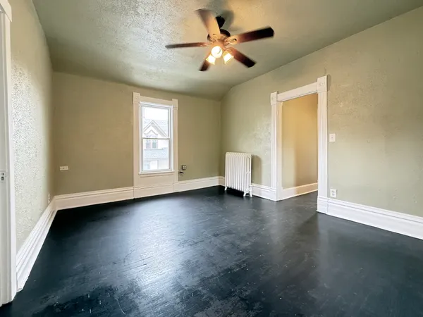 $1,425 | 203 Symphony Way, Unit B, Elgin, IL 60120
