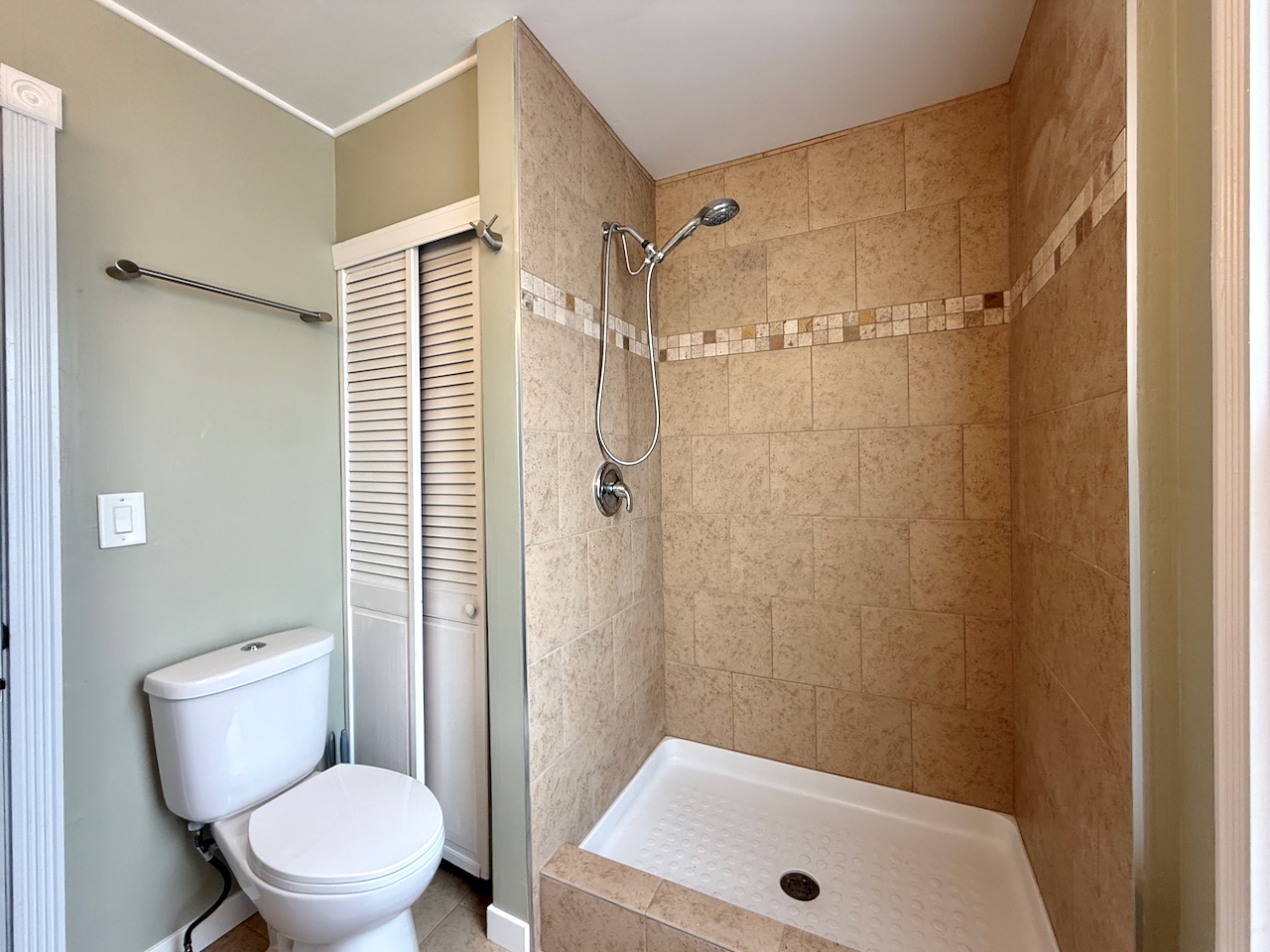 203 Symphony Way, Unit B Elgin, IL 60120 - Photo 9 of 19