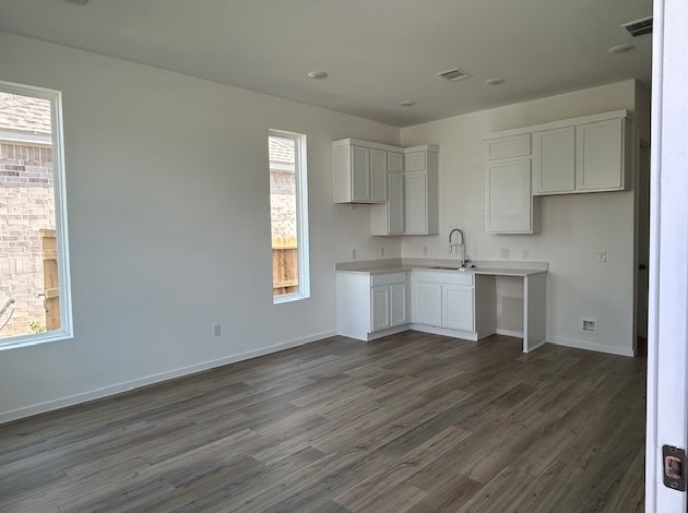 8310 Holly Blue Drive Rosharon, TX 77583 - Photo 12 of 33 **Photos are representative only. This is not the actual homesite.**