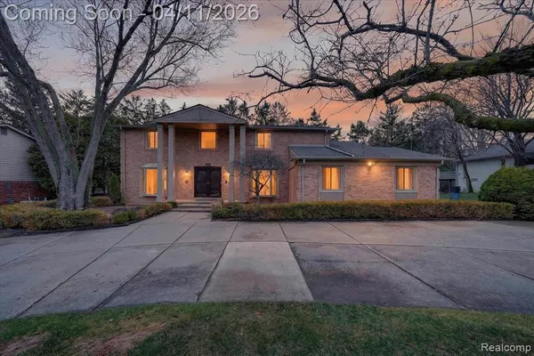 $775,000 | 21770 Riverview Drive, Beverly Hills, MI 48025
