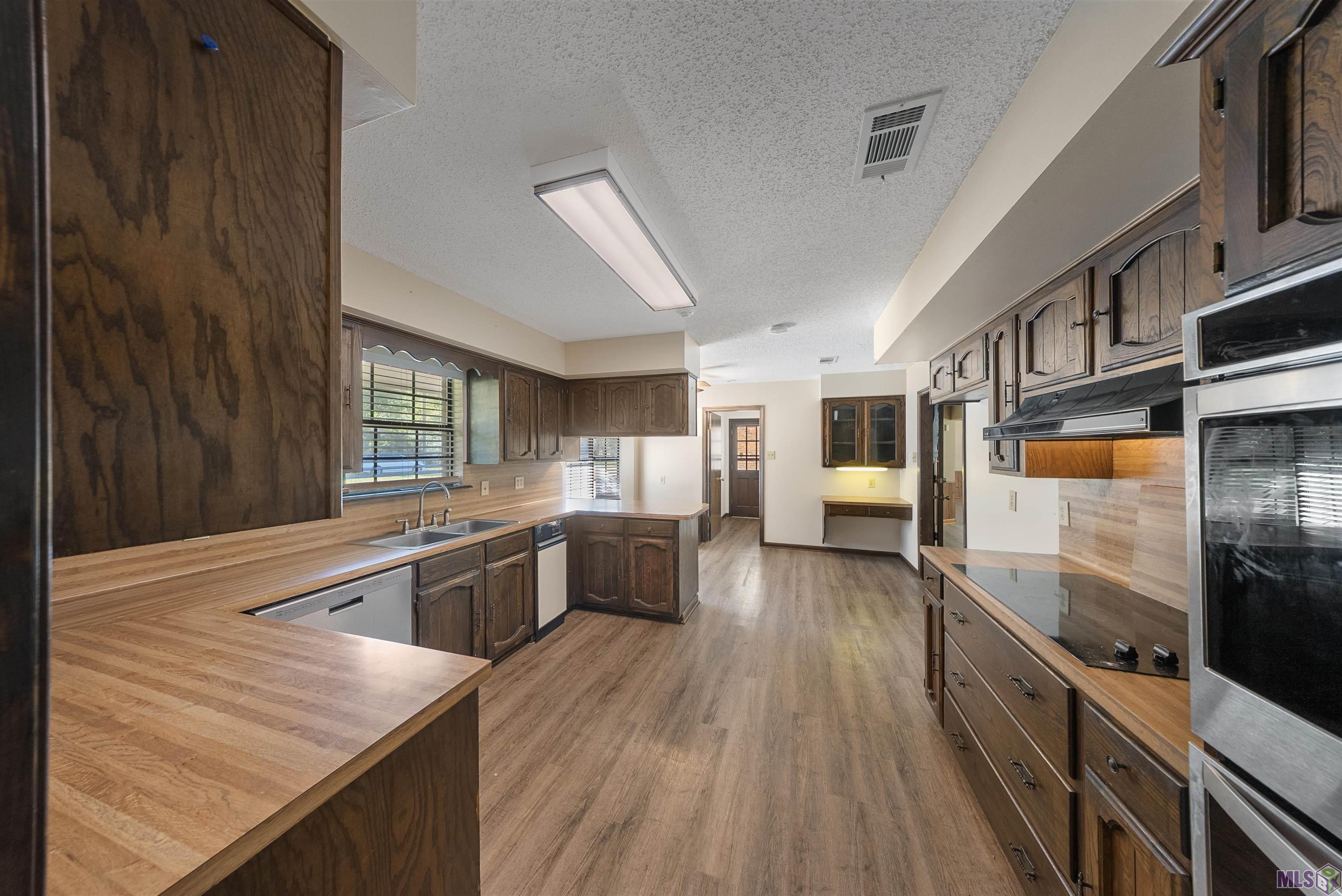 9655 Sullivan Road Baton Rouge, LA 70818 - Photo 2 of 16