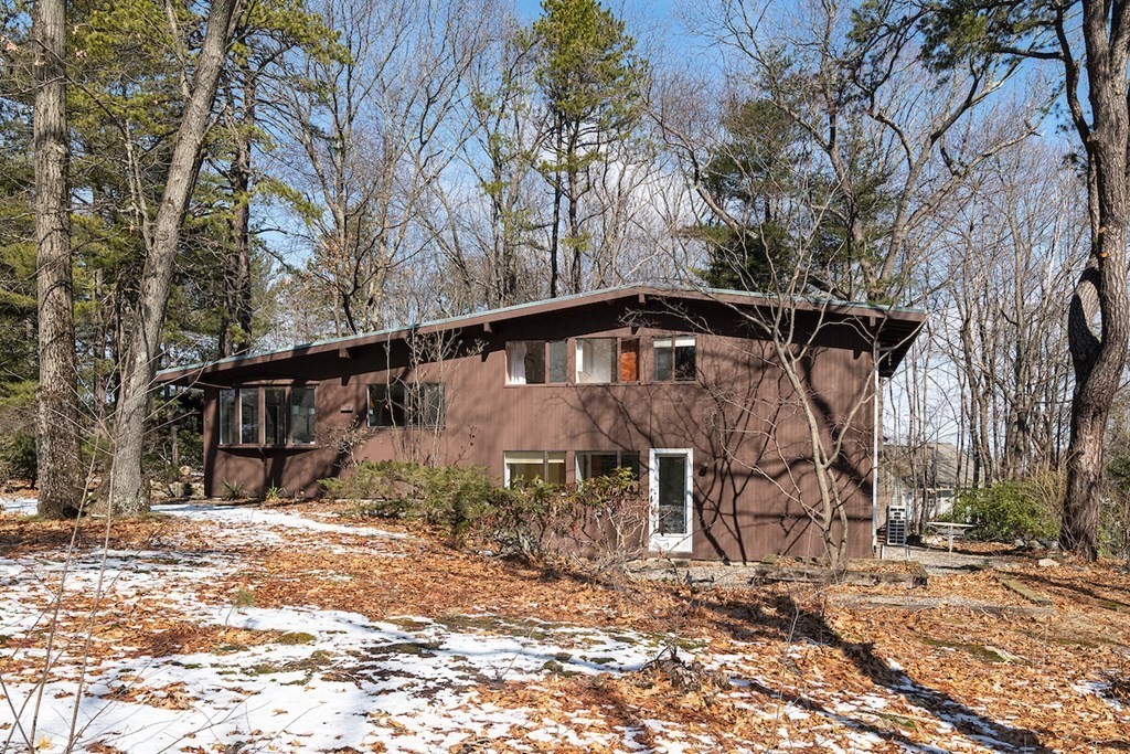 49 Peacock Farm Road Lexington, MA 02421 - Photo 2 of 29 Gallery Image 2