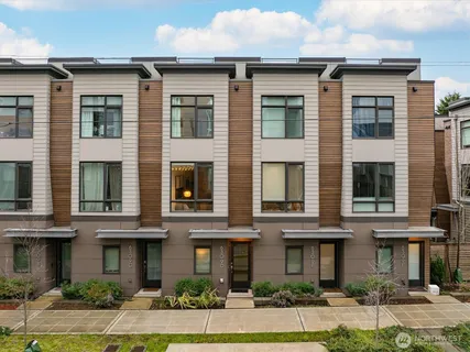 $749,950 | 6309 9th Avenue Northeast, Unit D, Seattle, WA 98115