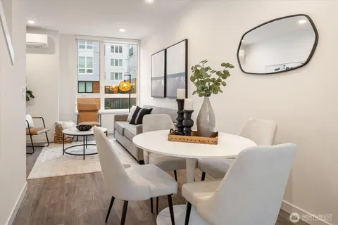 $749,950 | 6309 9th Avenue Northeast, Unit D, Seattle, WA 98115