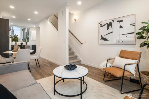 $749,950 | 6309 9th Avenue Northeast, Unit D, Seattle, WA 98115