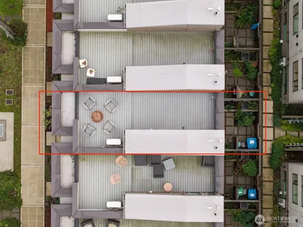 $749,950 | 6309 9th Avenue Northeast, Unit D, Seattle, WA 98115