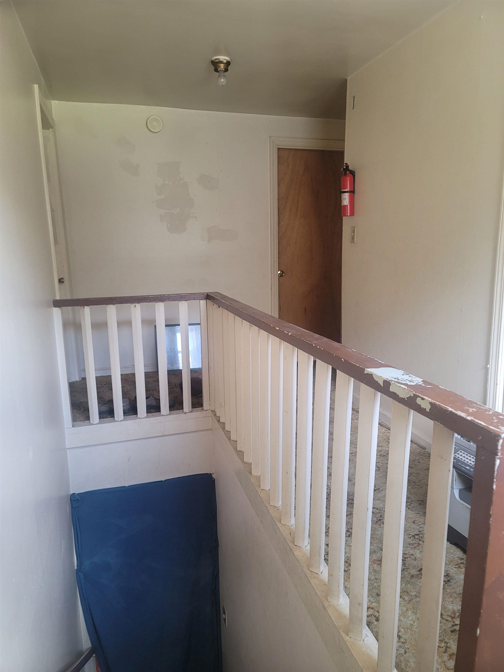 516 East Raines Road Memphis, TN 38109 - Photo 12 of 34 View of stairs