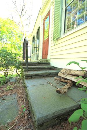 102 Bancroft Road Northampton, MA 01060 - Photo 3 of 21 Gallery Image 3
