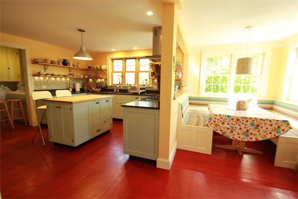 102 Bancroft Road Northampton, MA 01060 - Photo 4 of 21 Gallery Image 4