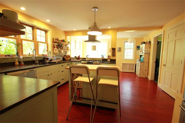 102 Bancroft Road Northampton, MA 01060 - Photo 5 of 21 Gallery Image 5