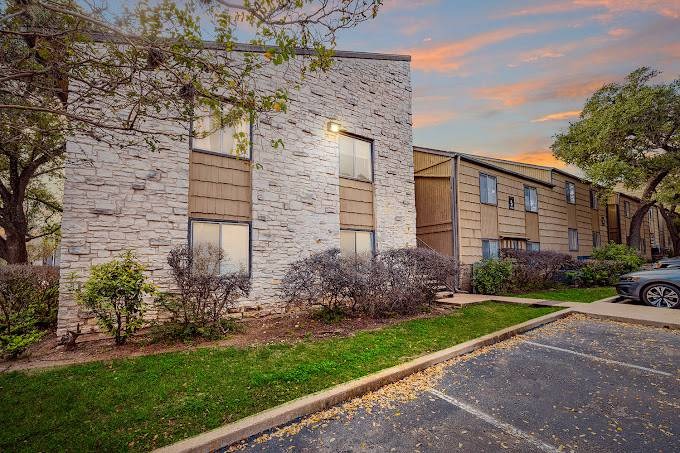 6 Weeks Rent Free! On Select Units