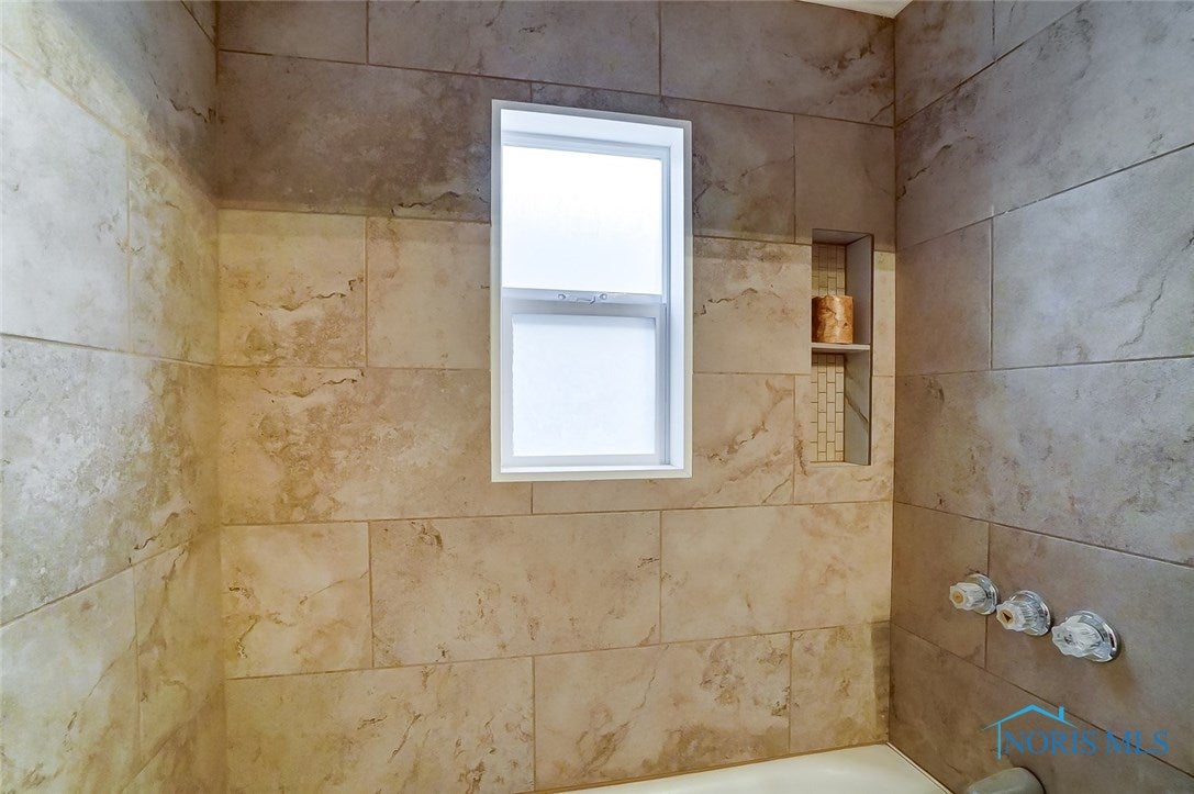 2126 Wyndhurst Road Toledo, OH 43607 - Photo 27 of 44 Gallery Image 27