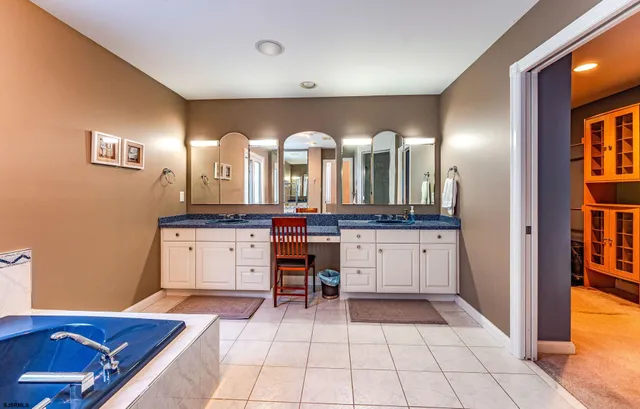 a very nice looking room with many windows