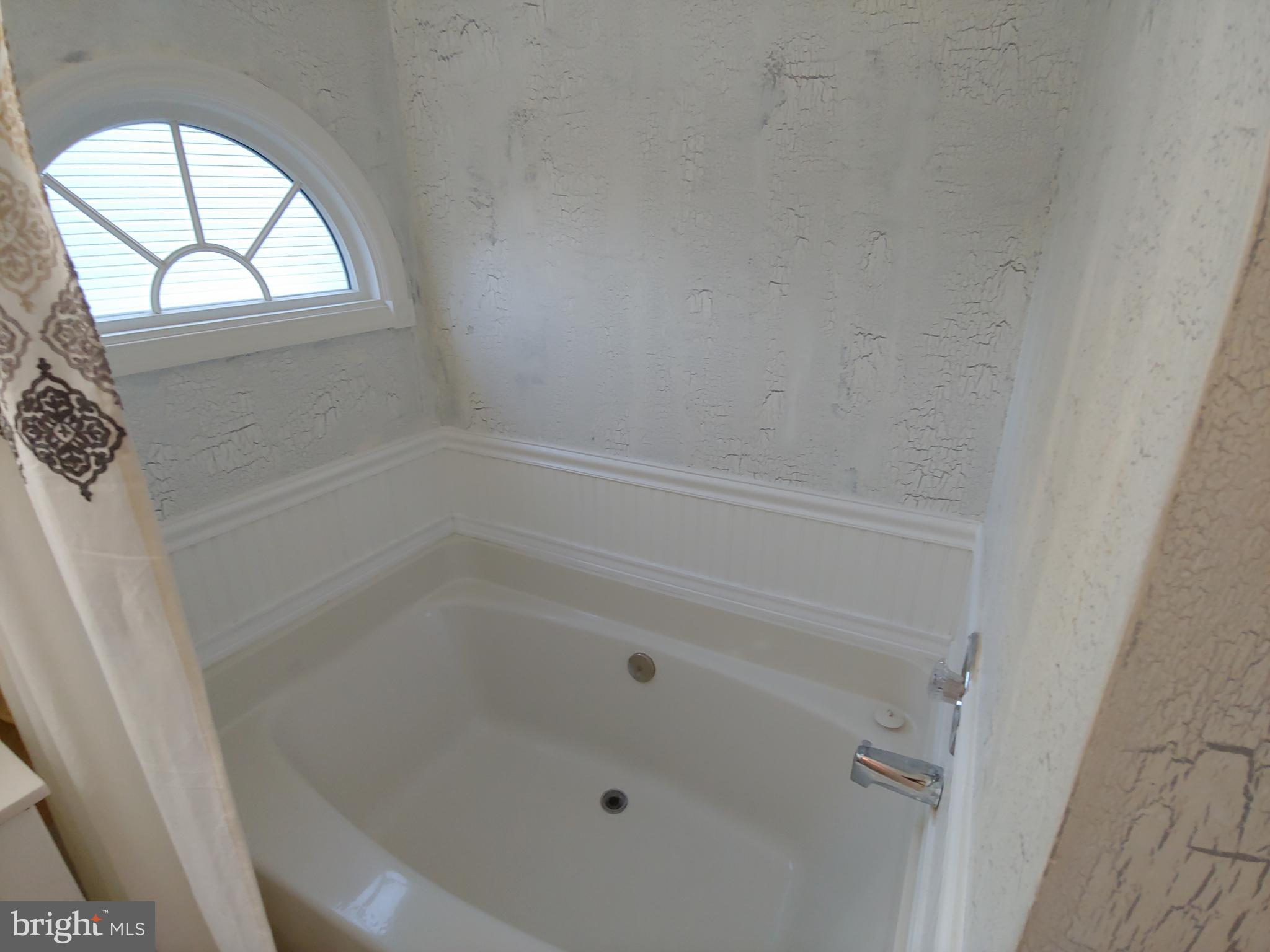 5 Roland Place Bel Air, MD 21014 - Photo 29 of 52 DEEP SOAKING TUB IN MASTER BATH