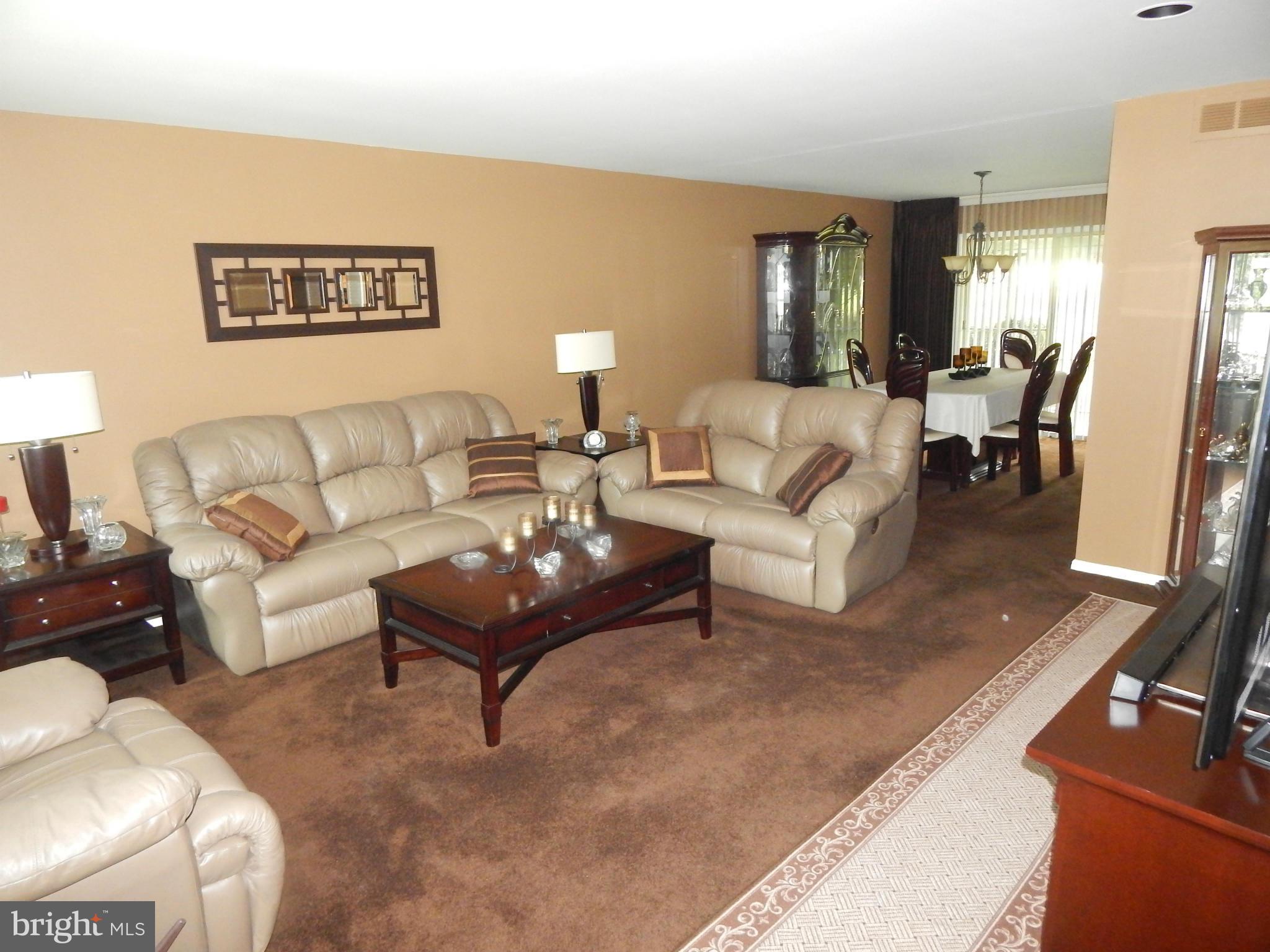 8905 Maplebrook Road Randallstown, MD 21133 - Photo 2 of 21 Living Room
