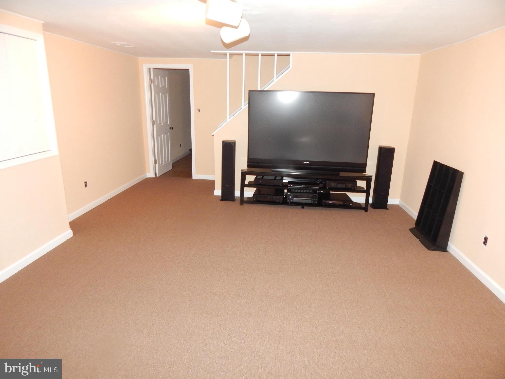 8905 Maplebrook Road Randallstown, MD 21133 - Photo 5 of 21 Family Room