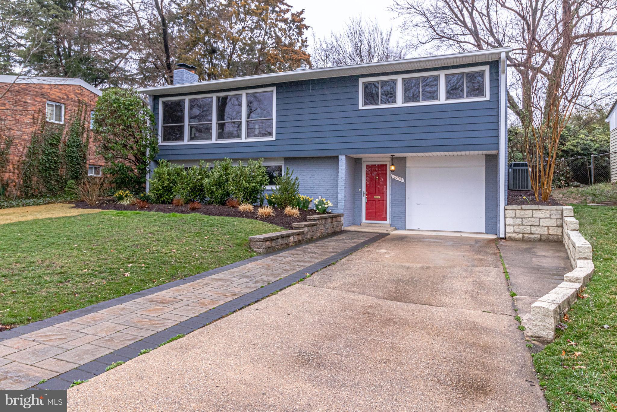 2935 Viewpoint Road Alexandria, VA 22314 - Photo 3 of 51 Gallery Image 3