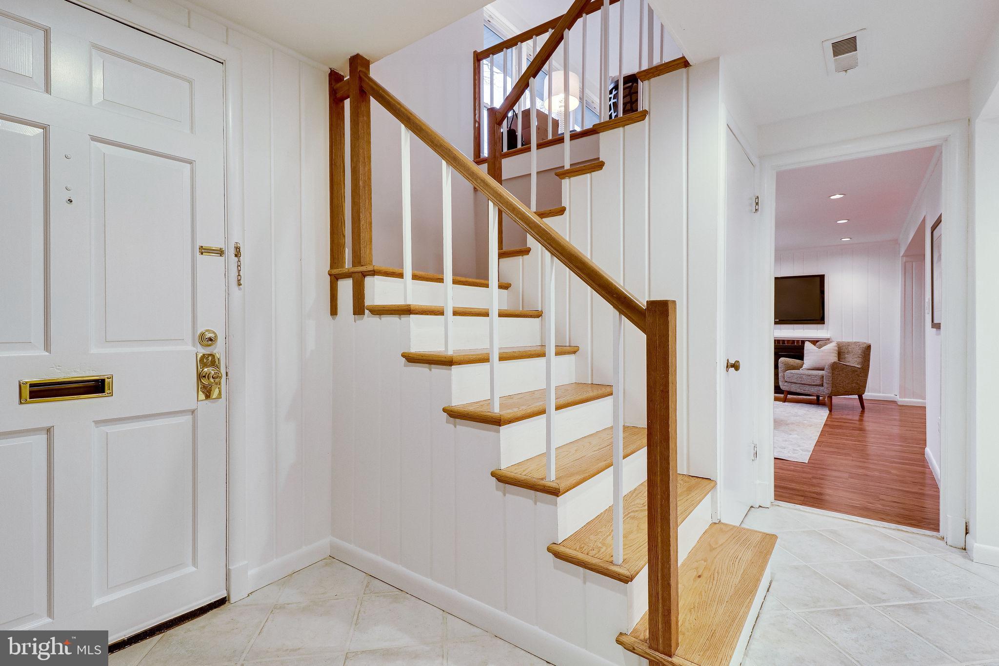 2935 Viewpoint Road Alexandria, VA 22314 - Photo 5 of 51 Gallery Image 5