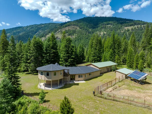 $750,000 | 439 Dasios Road, Troy, MT 59935