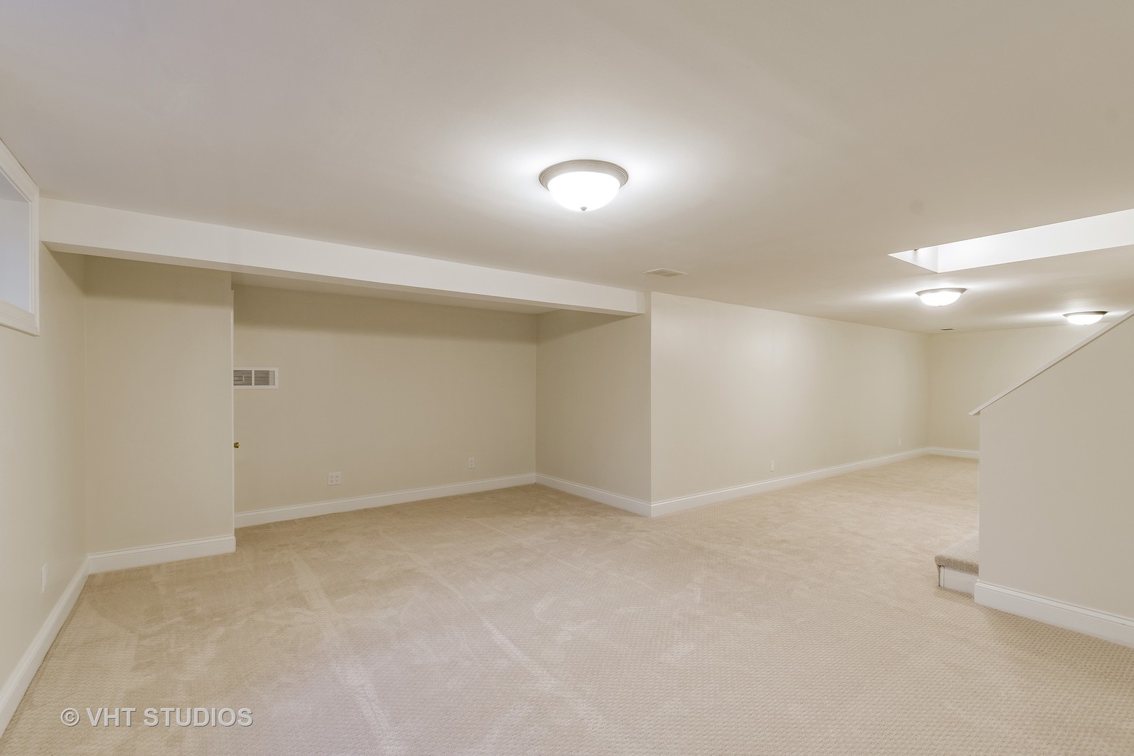 2010 Clover Road Northbrook, IL 60062 - Photo 27 of 30 a view of an empty room
