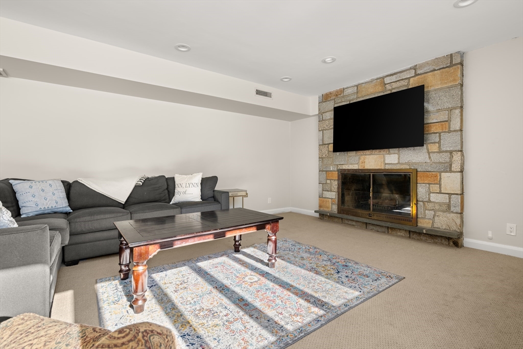 237 Atlantic Avenue Swampscott, MA 01907 - Photo 14 of 21