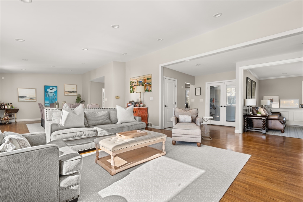 237 Atlantic Avenue Swampscott, MA 01907 - Photo 2 of 21