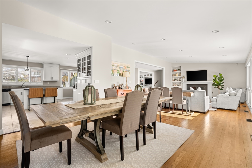 237 Atlantic Avenue Swampscott, MA 01907 - Photo 4 of 21