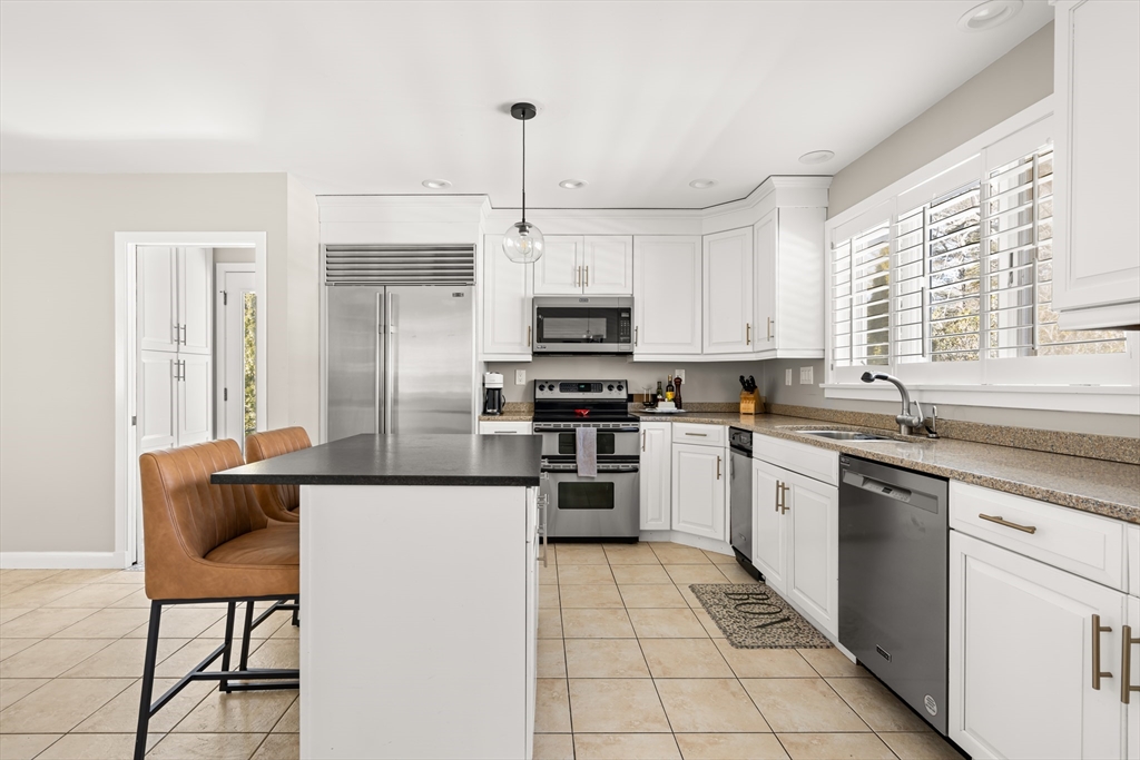 237 Atlantic Avenue Swampscott, MA 01907 - Photo 5 of 21