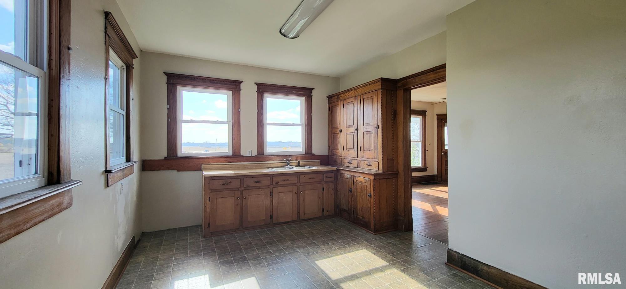 2338 Moscow Road Moscow, IA 52760 - Photo 5 of 20 Gallery Image 5