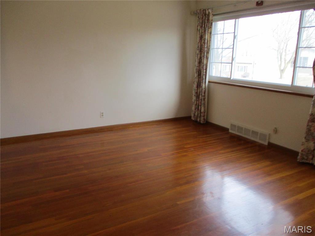 245 Lindy Boulevard Ballwin, MO 63021 - Photo 12 of 24