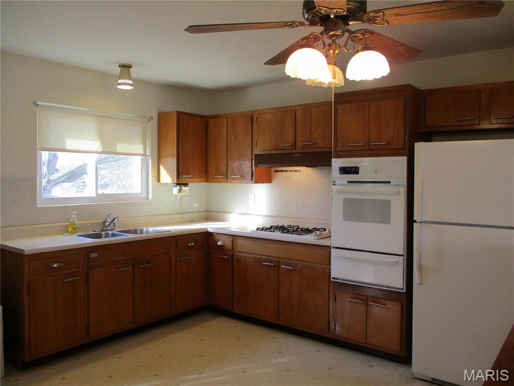 245 Lindy Boulevard Ballwin, MO 63021 - Photo 4 of 24