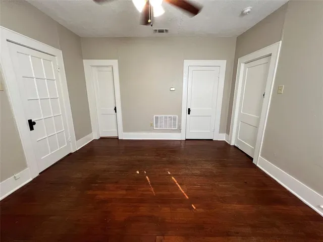 $1,100 | 823 West Hickory Street, Denton, TX 76201