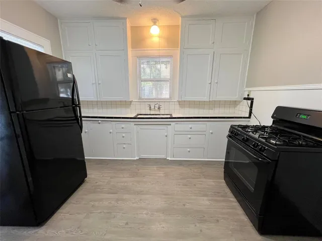 $1,100 | 823 West Hickory Street, Denton, TX 76201